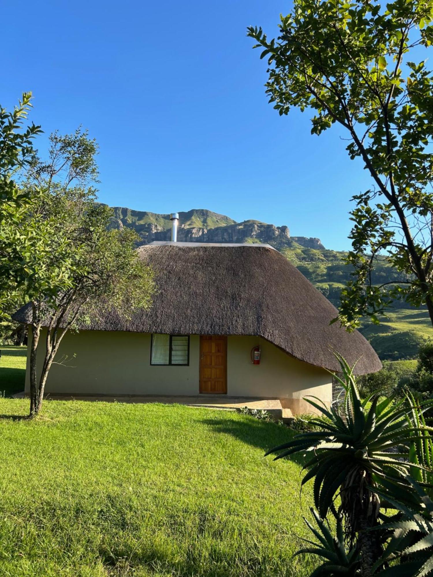Villa Sungubala Eco Camp à Bergville Extérieur photo